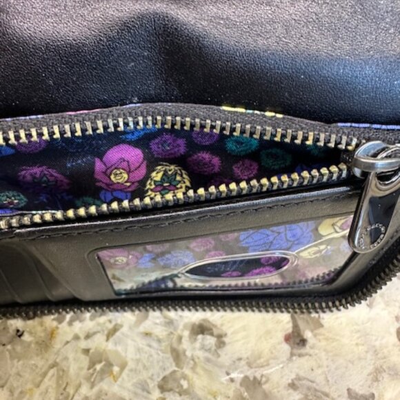 Marc by Marc Jacobs Alice in Wonderland Googly Eye Zip Wallet - Picture 6 of 7